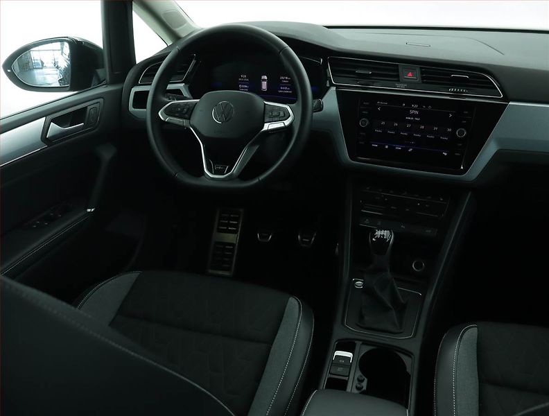 Volkswagen Touran (2025) Comfortline 1.5 TSI - fotka 7 z 19