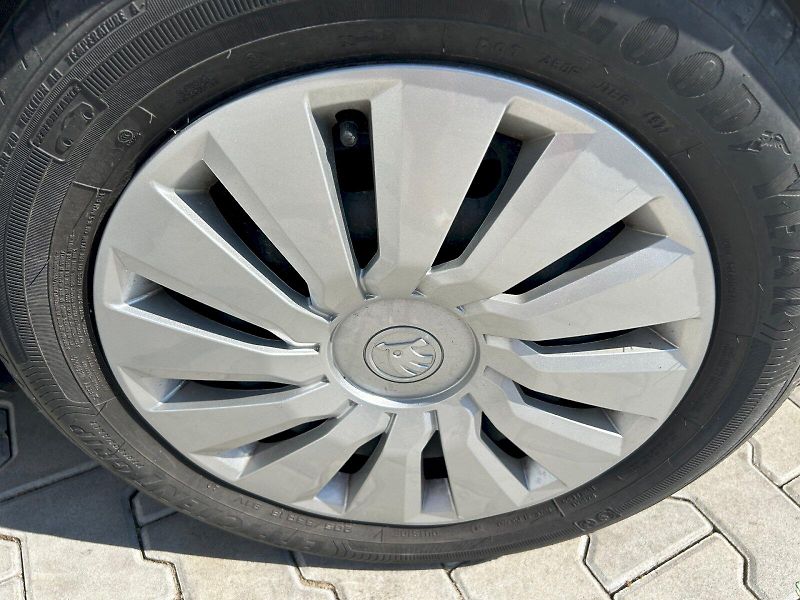 Škoda Scala (2023) 1,5 TSI 110 kW manuál - fotka 15 z 25