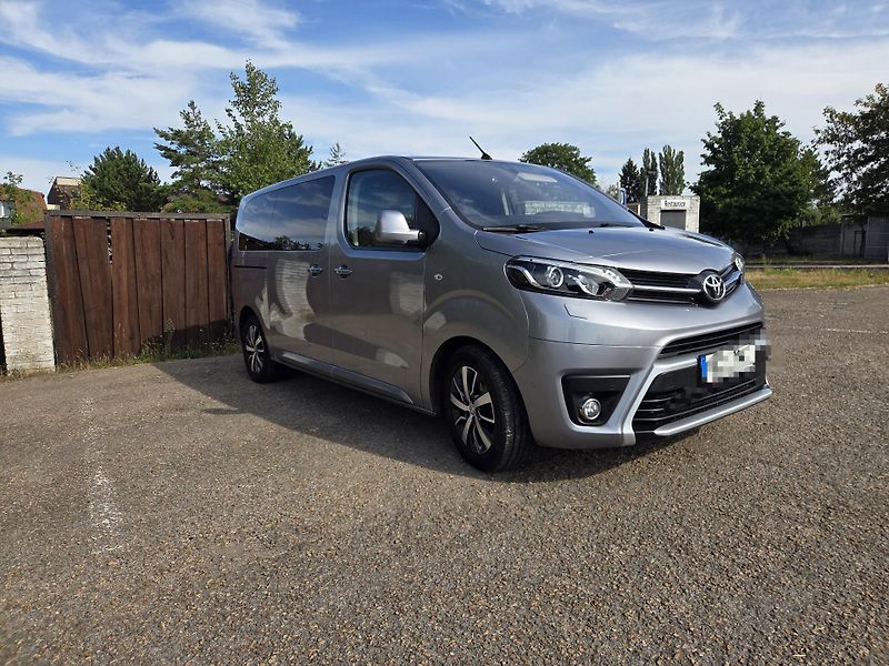 Toyota ProAce Verso (2021) 2.0D-4D 180 8A/T L1 - fotka 3 z 12