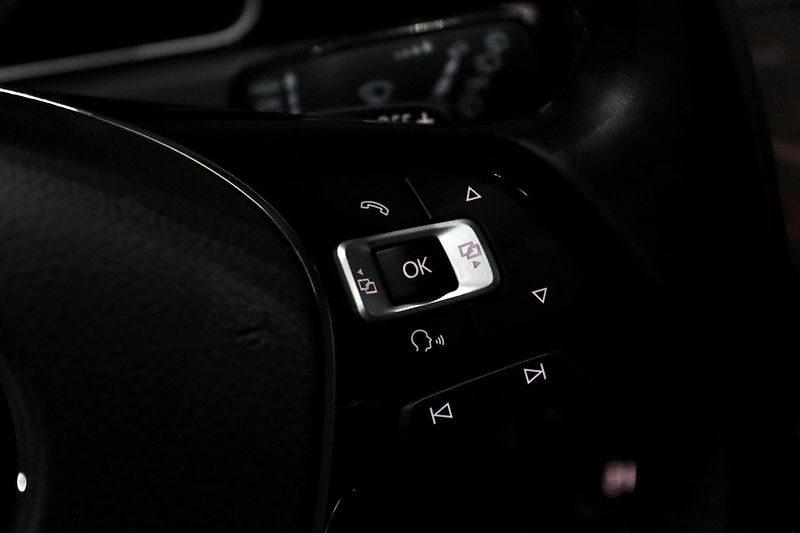 Volkswagen Golf 7 FL Variant 1.4 TSI 92 kW DSG - fotka 19 z 33