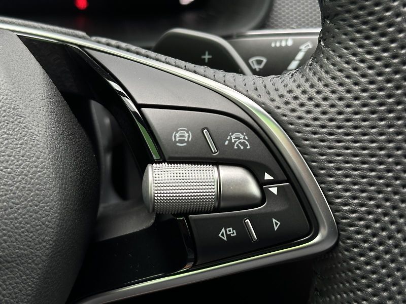 Škoda Kamiq 1.0TSi DSG Monte Carlo 116PS M - fotka 16 z 38