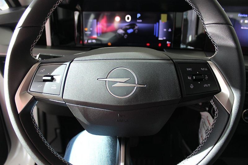 Opel Frontera (2026) Edition Hybrid 1.2 TURBO 81kW - fotka 8 z 16