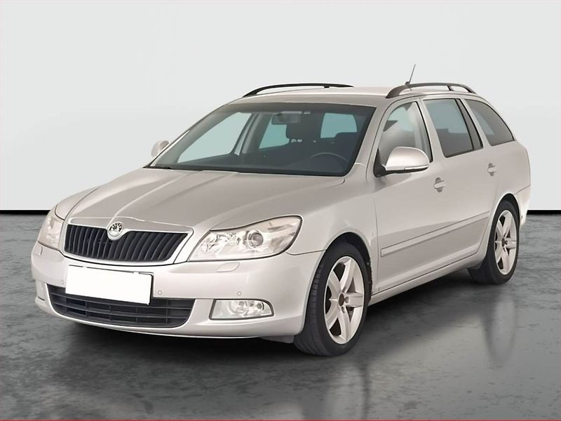 Škoda Octavia (2010) 1.6 TDI, Tempomat - fotka 2 z 22