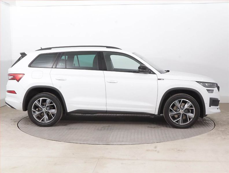 Škoda Kodiaq (2023) 2.0 TDI - fotka 6 z 18