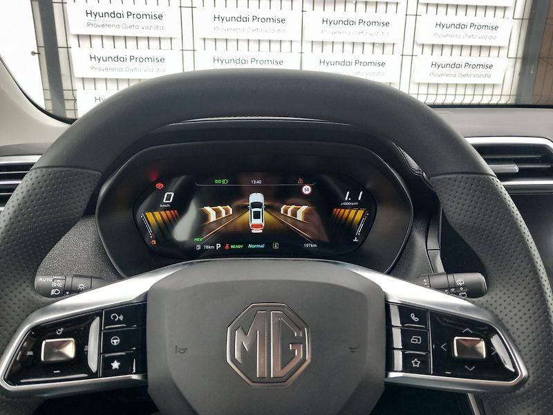 MG ZS (2025) HEV Essential - fotka 12 z 18