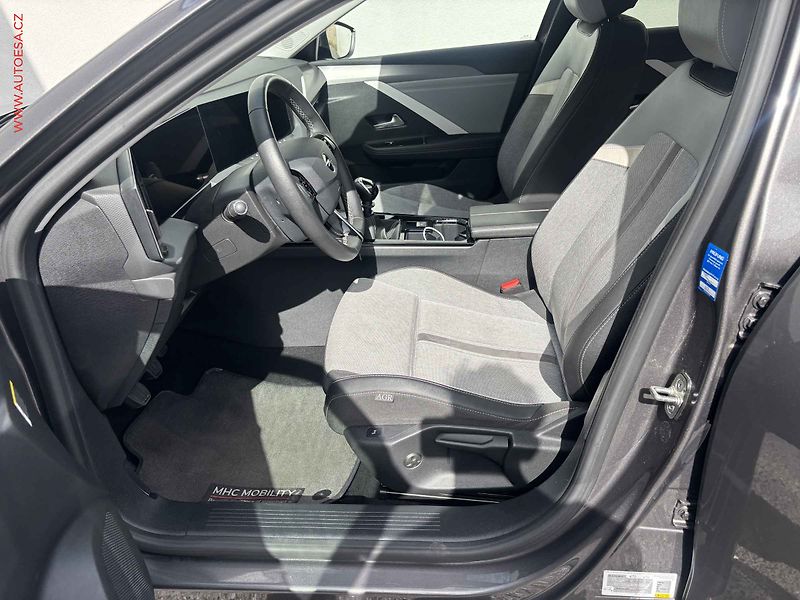 Opel Astra (2023) 1.2T, Elegance, LED, kamera - fotka 9 z 18