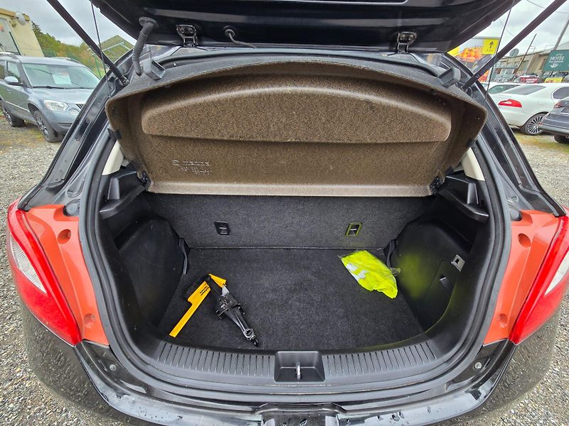 Mazda 2 (2010) 1.3 MZR 55KE klima - fotka 17 z 23
