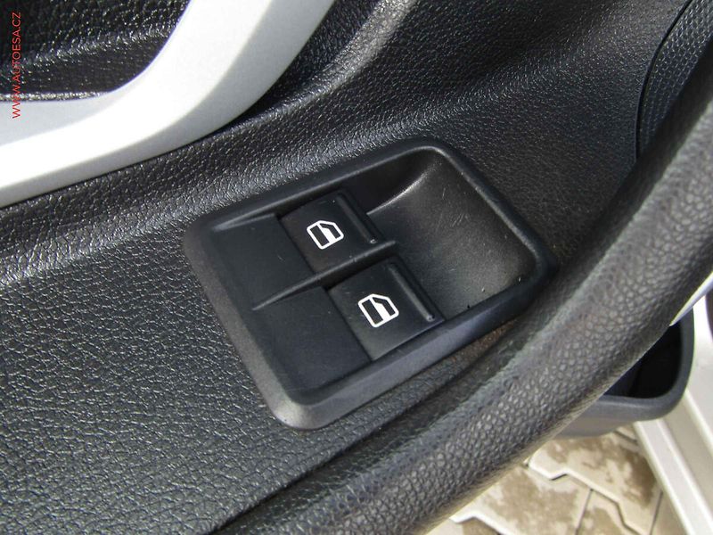 Škoda Fabia (2009) 1.2 HTP, ČR, AC, tažné - fotka 11 z 17