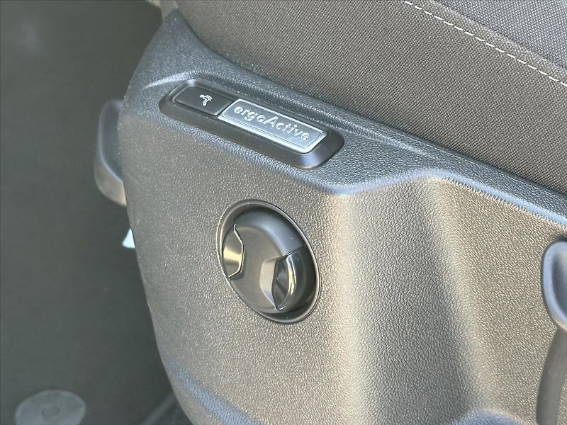 Volkswagen Tiguan 1,4 TSI DSG R-line matrix virt - fotka 18 z 30