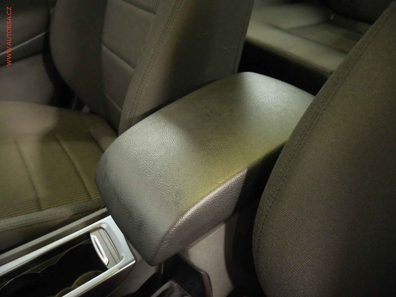 Ford Mondeo (2013) 2.2TDCi, ČR, servis.kniha - fotka 18 z 21