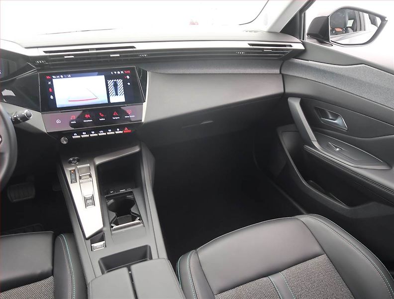 Peugeot 308 (2025) 1.2 PureTech - fotka 8 z 20