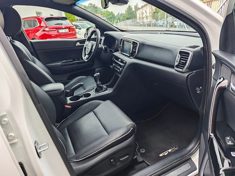 Kia Sportage (2016) 1.6 T-GDi GT-line AWD 130kW - fotka 11 z 43