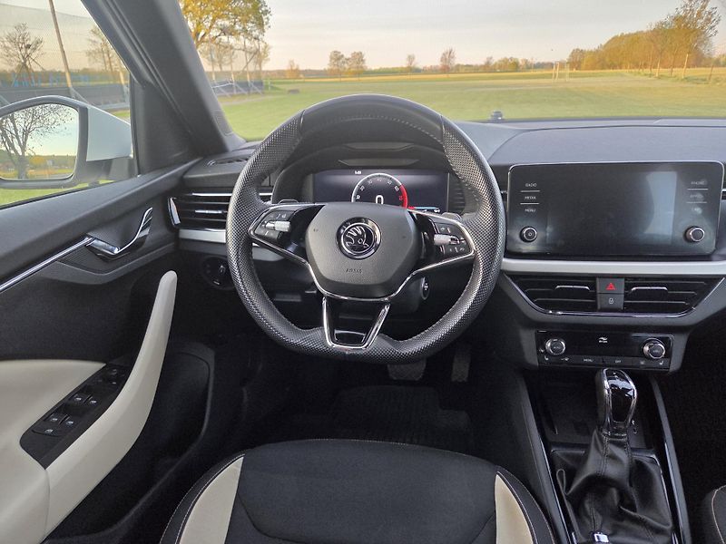 Škoda Kamiq (2022) 1.5 TSI 110kW,DSG,DPH, CZ - fotka 17 z 36