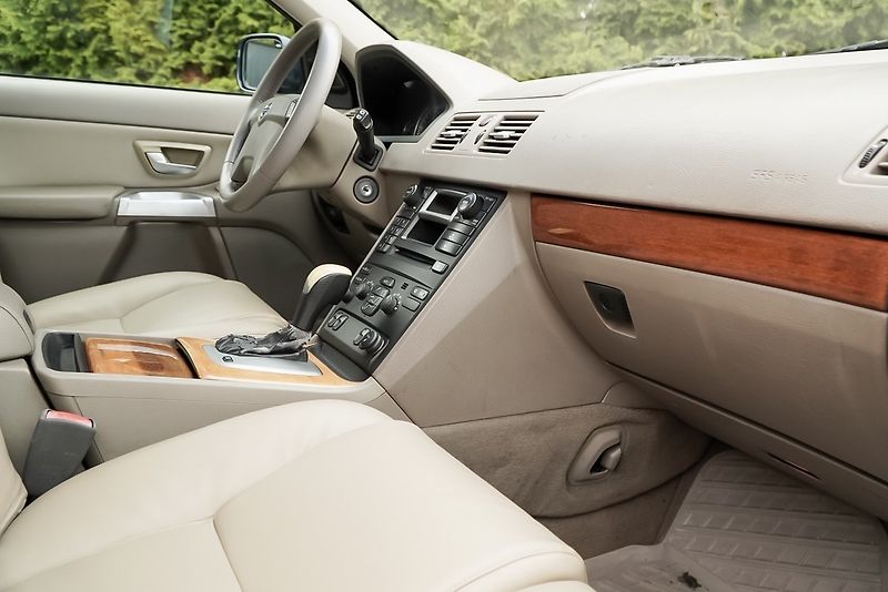 Volvo XC90 2.4 D5 120kw - fotka 19 z 29