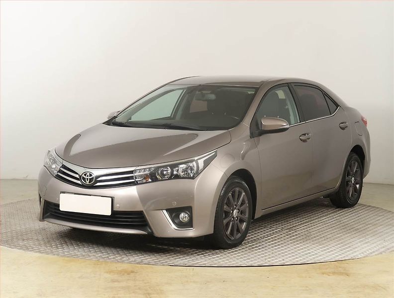 Toyota Corolla (2016) 1.6 Valvematic, Automat - fotka 2 z 22