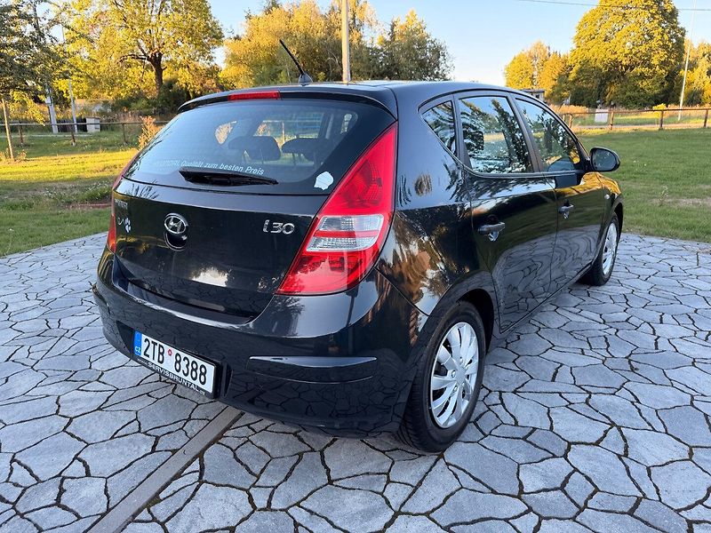 Hyundai i30 (2009) 1.4 16V KLIMA, 144TKM - fotka 3 z 9