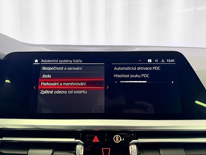 BMW M4 xDrive COMPETITION, H/K, ADAPT - fotka 20 z 28
