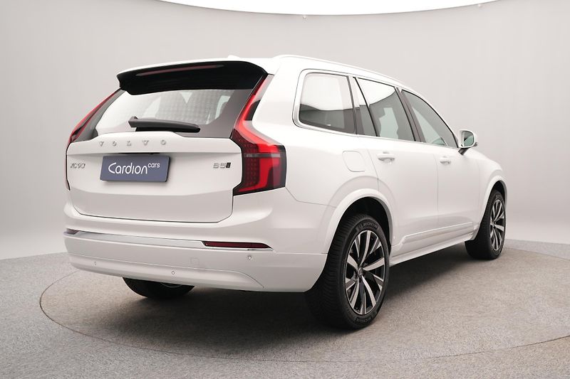 Volvo XC90 (2026) B5 AWD AUT CORE 7míst - fotka 8 z 17