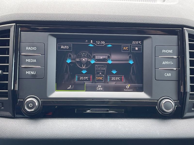 Škoda Karoq (2021) 1.5 TSI 110 kW DSG Ambition Pl - fotka 15 z 30