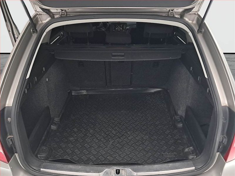 Škoda Superb (2010) Elegance 2.0 TDI, Navi - fotka 14 z 19