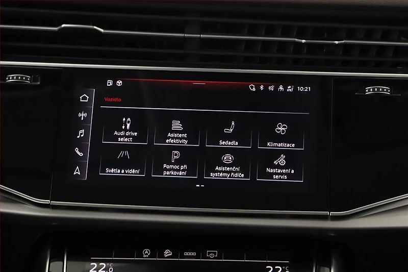 Audi Q8 (2023) 55 TFSI, Výhřev, Kamera - fotka 15 z 29