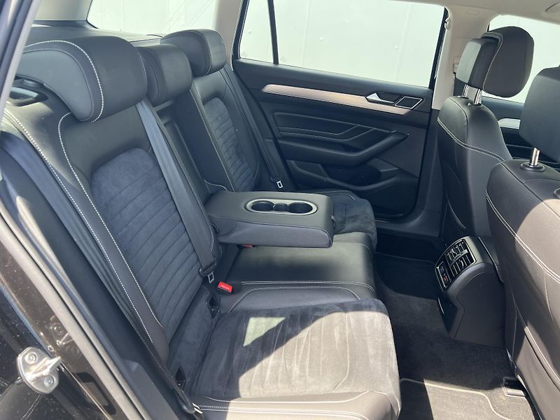 Volkswagen Passat (2020) 2.0TDi*140kW*DSG*ACC - fotka 28 z 32