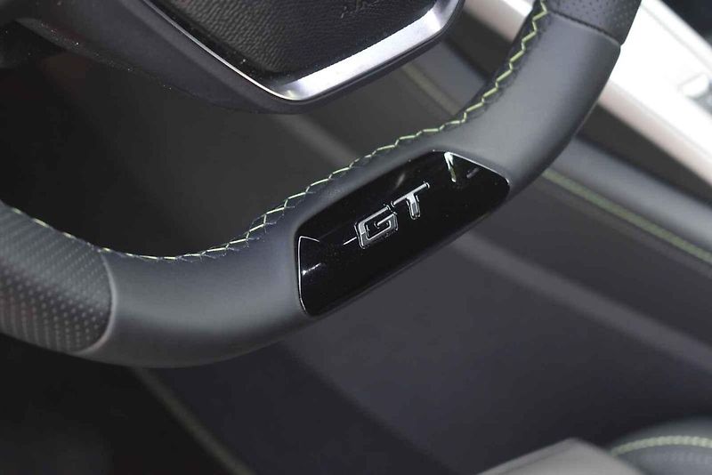 Peugeot 408 je praktický rodinný i reprezentativní podnikatelský vůz.
