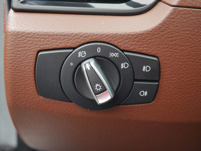 BMW X1 (2013) 2.0xd xD, AT, bixen - fotka 15 z 22