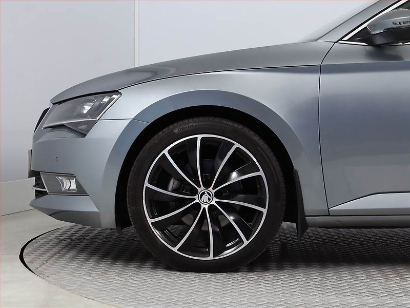 Škoda Superb (2016) Style 2.0 TDI, Automat, Kůže - fotka 15 z 19