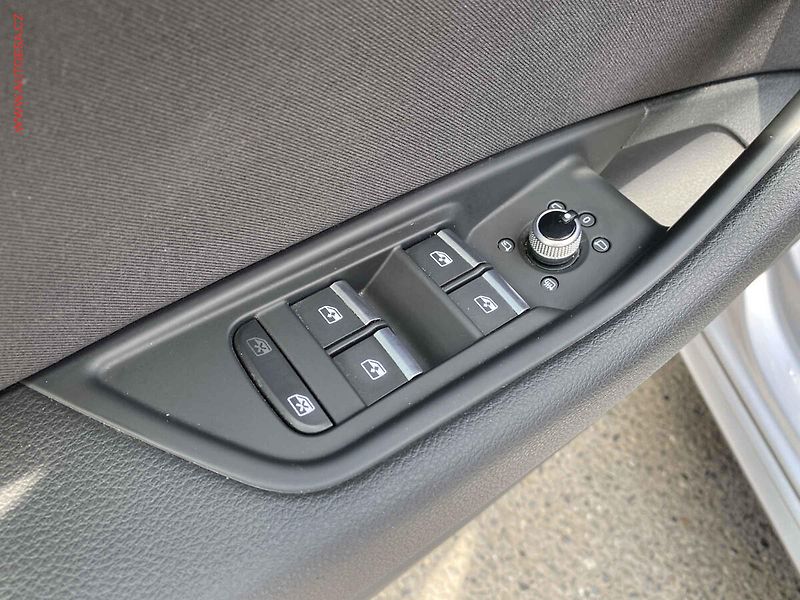 Audi A4 (2022) 2.0 TDi, AT, LED, +ALU - fotka 13 z 19