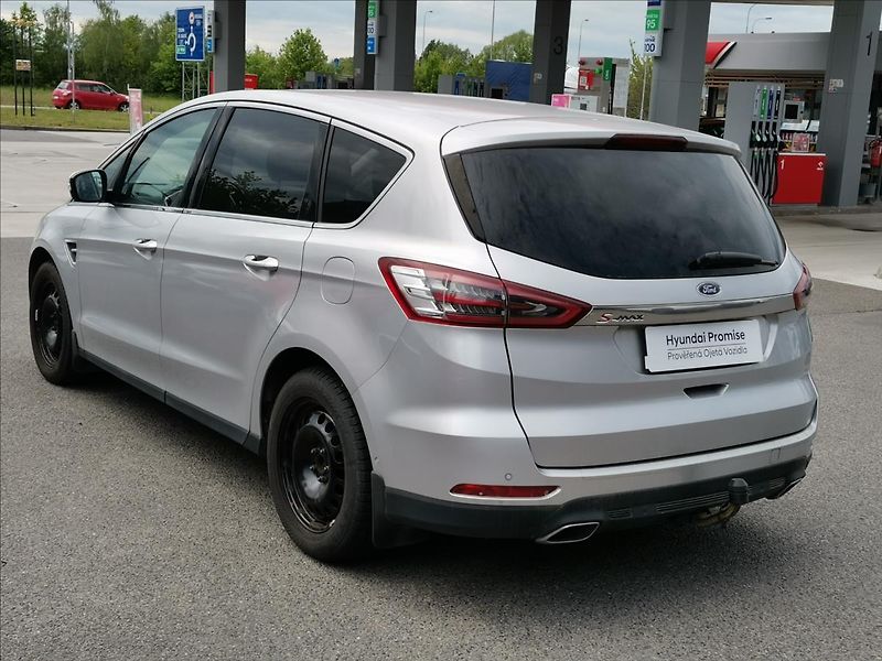 Ford S-MAX 2,0 TDCi 132kW Titanium 7-míst - fotka 5 z 18