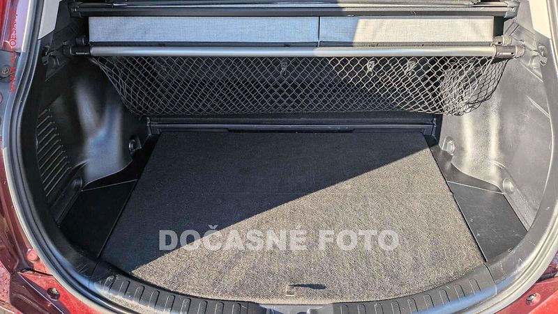 Toyota RAV4 (2017) 2.5 Hybrid 4WD, 2.maj,ČR - fotka 7 z 18