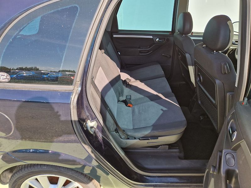 Opel Meriva 1.6 16V Automat - fotka 24 z 28
