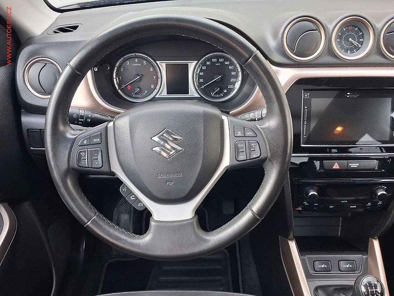 Suzuki Vitara (2018) 1.6 VVT AllGrip, Comfort - fotka 11 z 19