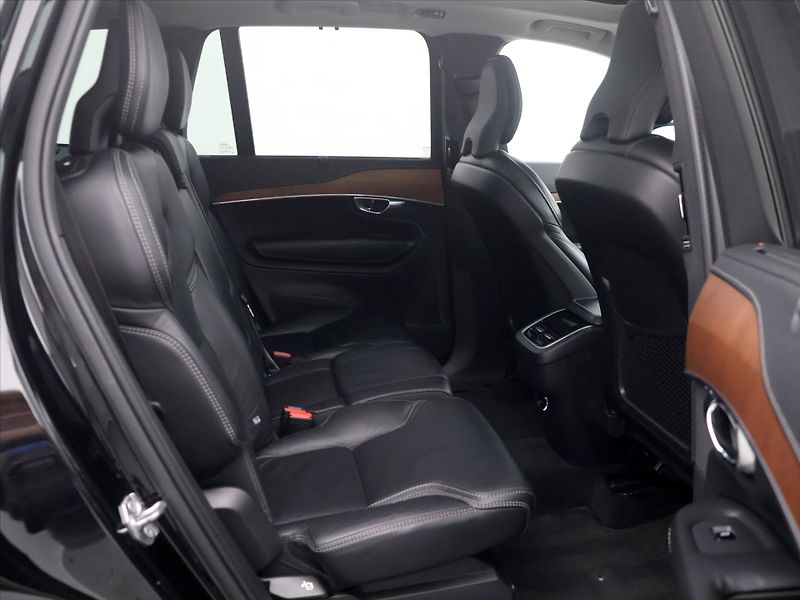Volvo XC90 2,0 D5 173kW Inscription 4x4 D - fotka 14 z 43