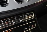 Mercedes-Benz Třídy E 300d 4MATIC DIS+ / 360° / NezT - náhled 21