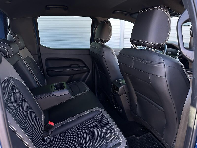 Volkswagen Amarok 3.0TDi V6 4x4 10AT Aventura 24 - fotka 43 z 45