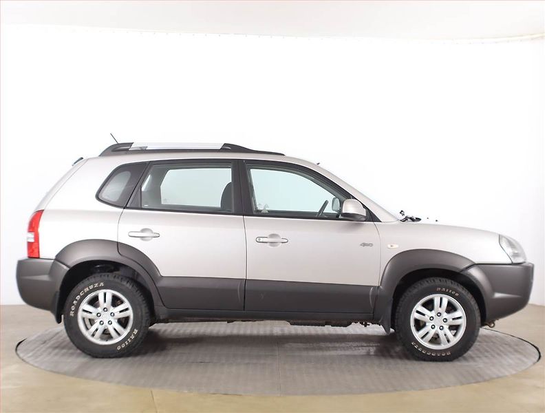 Hyundai Tucson (2006) 2.0 CRDi, 4X4, jezdí výborně - fotka 6 z 13