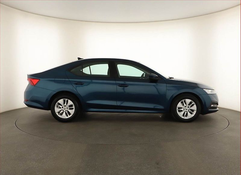 Škoda Octavia (2020) Ambition 2.0 TDI, Serv.kniha - fotka 6 z 13