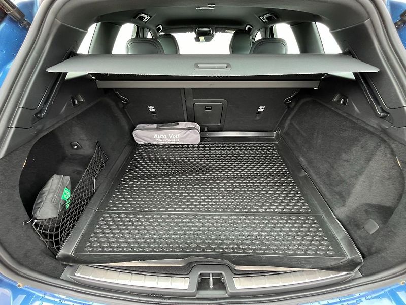 Volvo XC60 R-Design B5 AWD 184kW - fotka 24 z 26