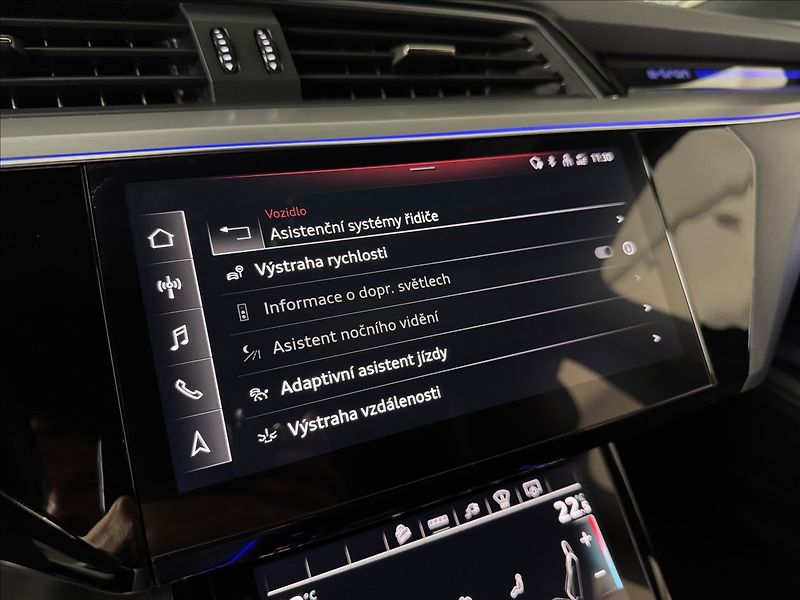 Audi e-tron S 370 Digital LED Záruka - fotka 30 z 50