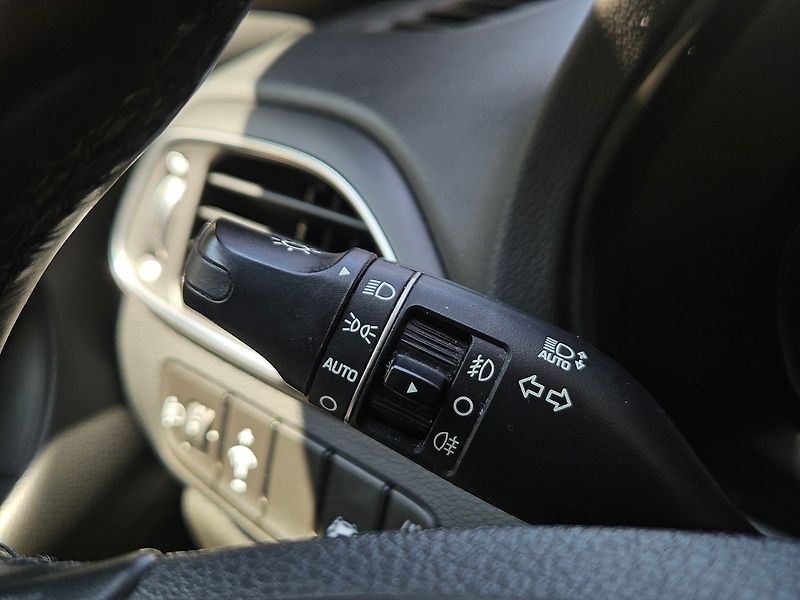 Hyundai i30 1,6 CRDi DPH Trikolor Comfort - fotka 19 z 36