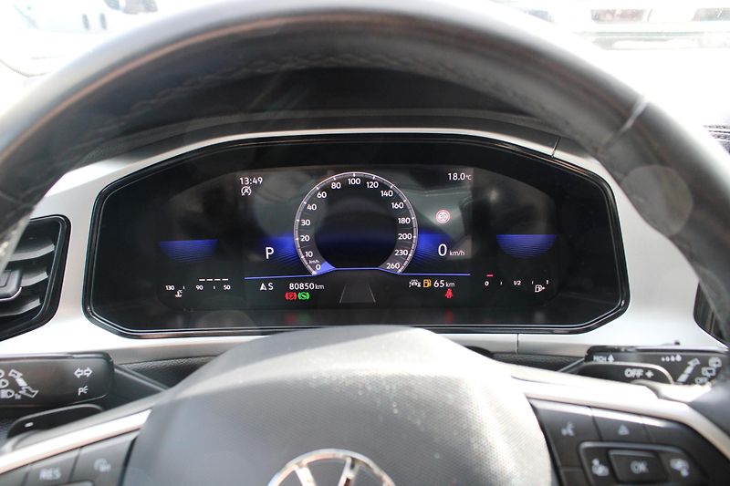 Volkswagen T-Roc (2024) 1,5TSI DSG LED ADAPT.TEMPOMAT  - fotka 19 z 21