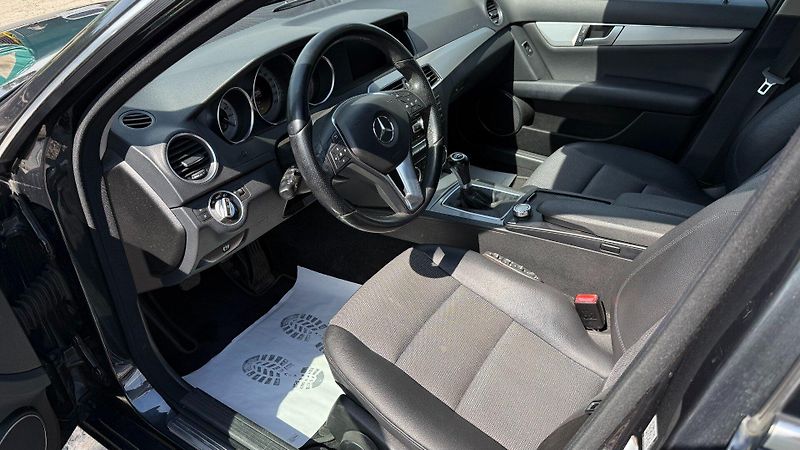 Mercedes-Benz Třídy C (2012) 2.2CDI 125kW *REZERVOVANO - fotka 8 z 20