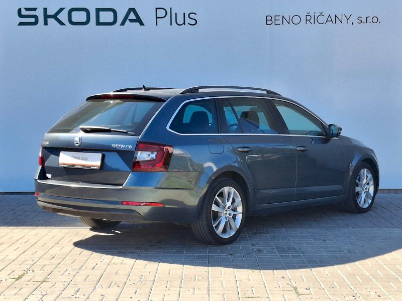Škoda Octavia (2018) Combi Style Plus 4x4 2,0TDi 11 - fotka 2 z 32