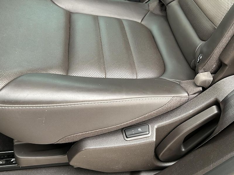 Renault Espace 1.6 dCi INITIALE PARIS - fotka 15 z 30