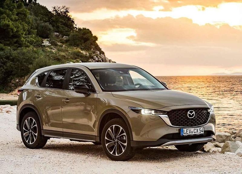 Lexus LBX stojí právě rovný milión korun