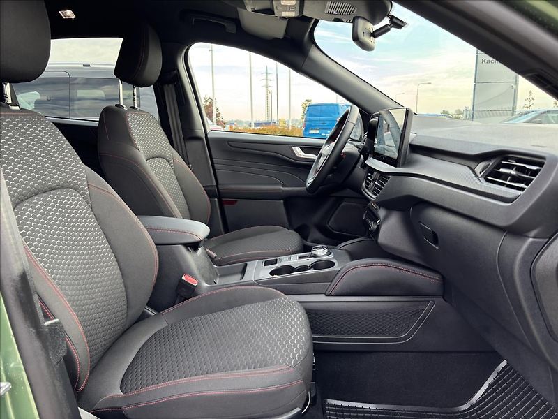 Ford Kuga 1,5 EcoBoost 137kW ST-Line - fotka 19 z 37