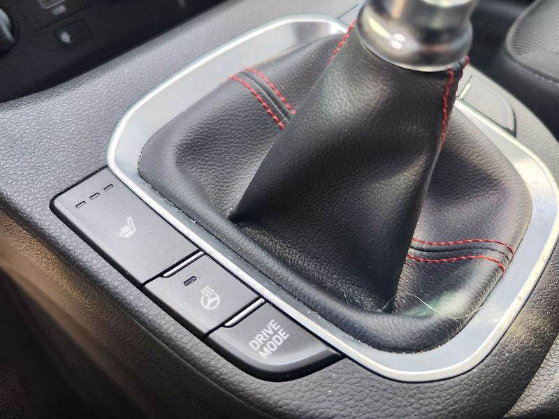 Hyundai i30 1.5 T-GDI/117 N-Line - fotka 24 z 31