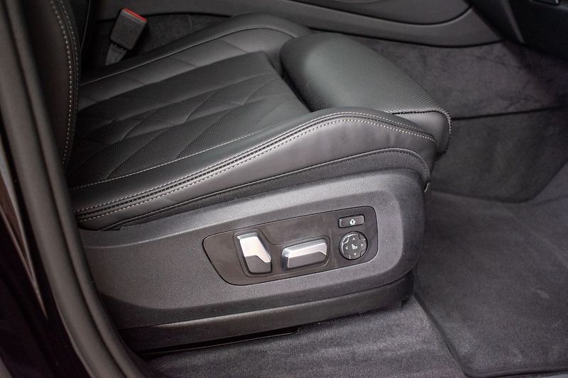 BMW X5 30d xD ///M*ZÁRUKA 9/27*7míst* - fotka 16 z 74
